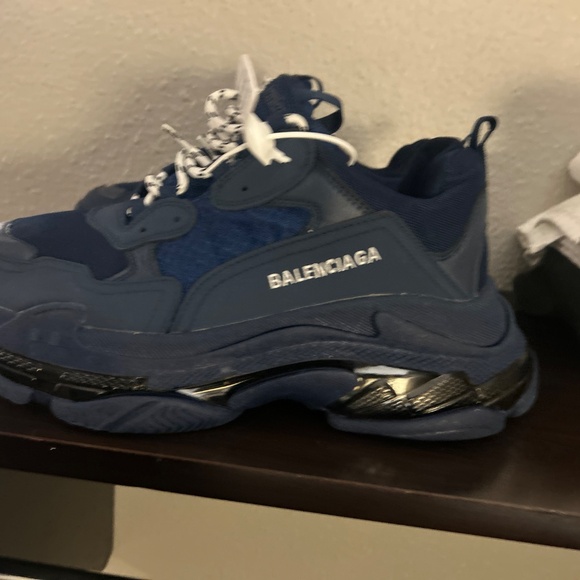 Balenciaga’s - Picture 6 of 7